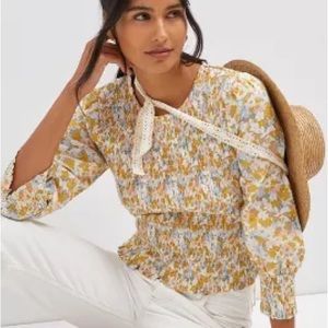 FLORAL SMOCKED BLOUSE